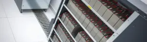 Mantenimiento preventivo y medición de voltaje a un banco de baterías de un UPS industrial