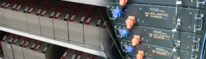 Instalación de baterías AGM y de litio para sistemas UPS en Guatemala.